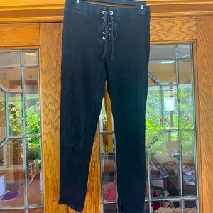 Kittenish lace-up leggings